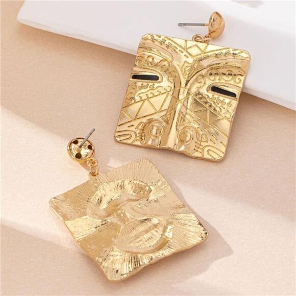 Gold Plated Jewelry | Elegant Alloy Statement Piece | Tarnish-Resistant Gift for - Picture 3 of 5